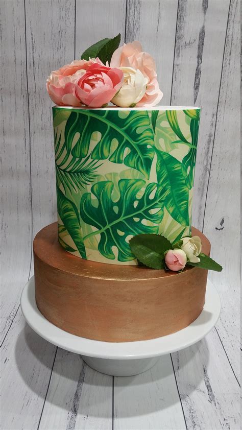 Wrap a Cake with Edible Images 